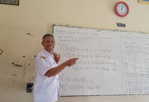 Penggunaan HP dan AI Dapat menurunkan Kemampuan Berpikir Siswa